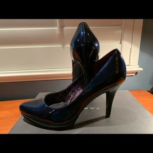 Nine West blue heels. 4”. Comfort platform.